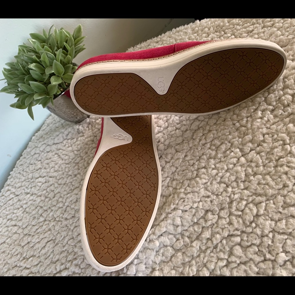 UGG flats - Picture 8 of 9